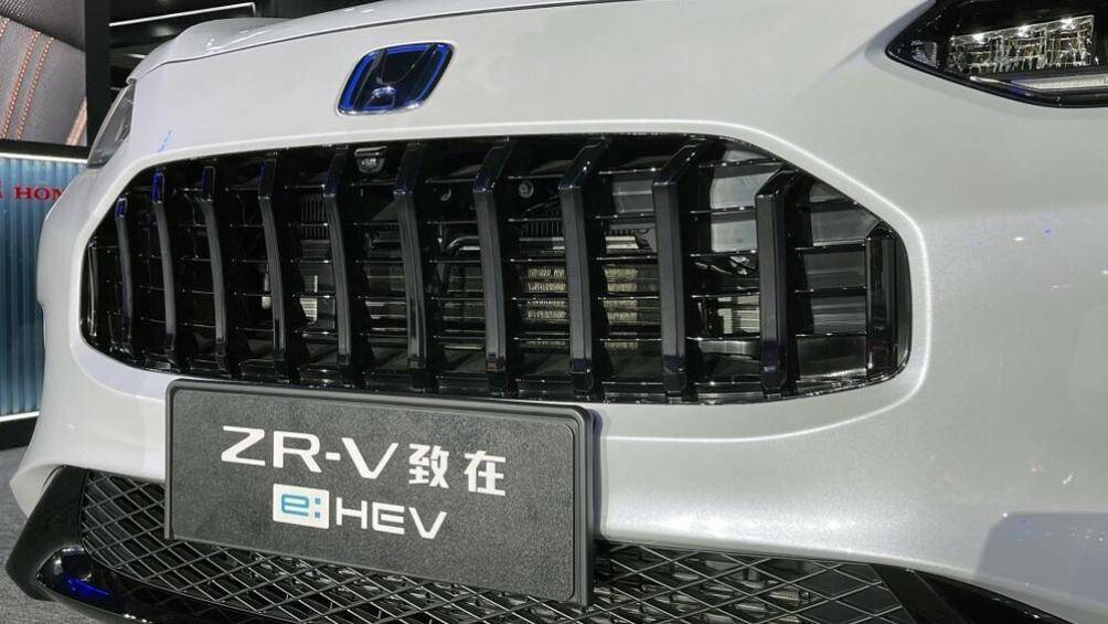 Honda ZR-V e:HEV sẽ được bán tại Trung Quốc với 4 phiên bản với giá từ 179.900 – 228.900 nhân dân tệ, tương đương 621 triệu đến 790 triệu đồng