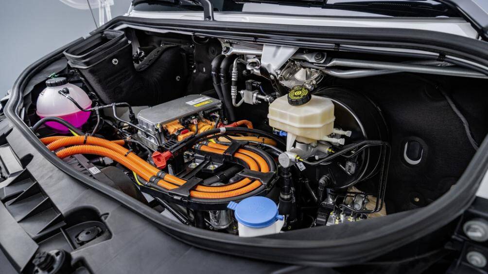 Pin được trang bị cho xe là loại Lithium-Iron Phosphate có khả năng quản lý nhiệt chủ động