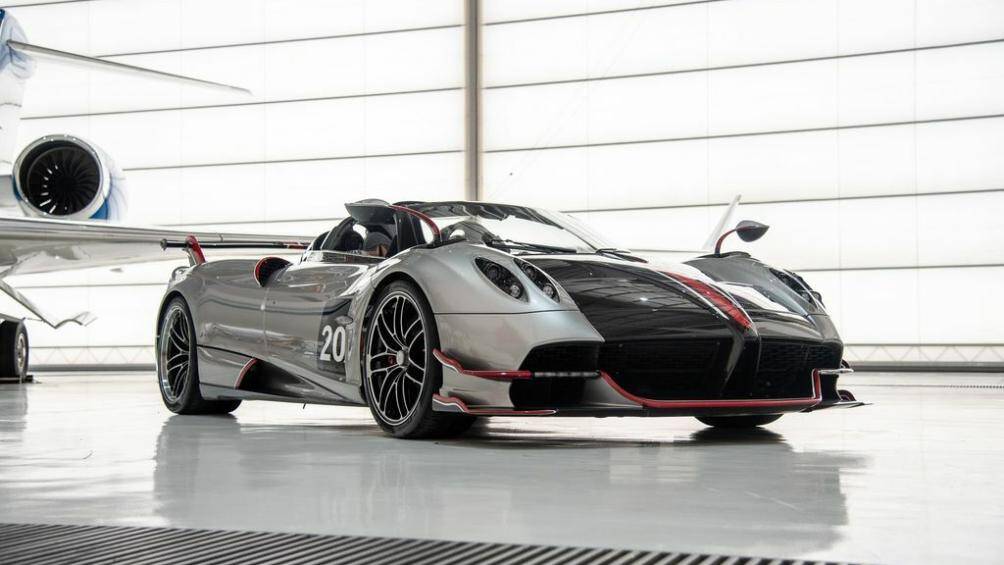 Chiếc siêu xe Pagani Huayra Roadster BC vừa xuất hiện tại một sự kiện ở Singapore