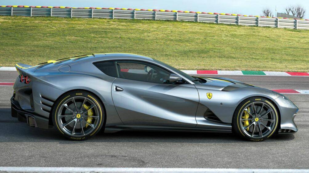 6. Ferrari 812 Competizione (công suất tối đa: 819 mã lực)
