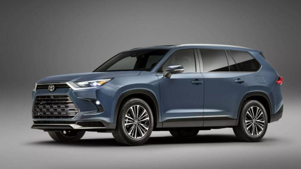 Toyota đã chính thức ra mắt mẫu xe Grand Highlander 2024, một biến thể cỡ lớn của mẫu SUV đắt khách Highlander