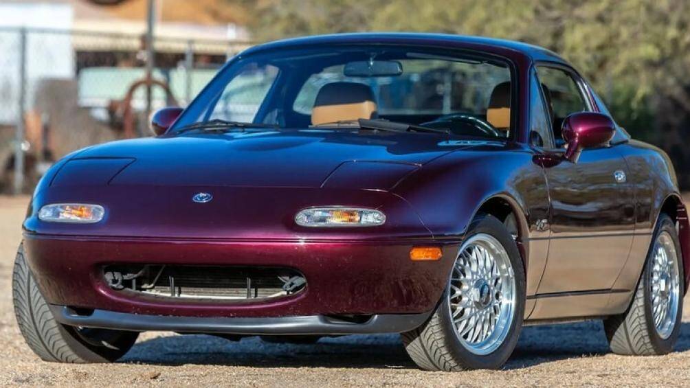 Mazda MX-5 Miata (giá bán 8.400 USD)