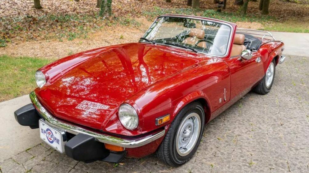 Triumph Spitfire (giá bán 7.700 USD)