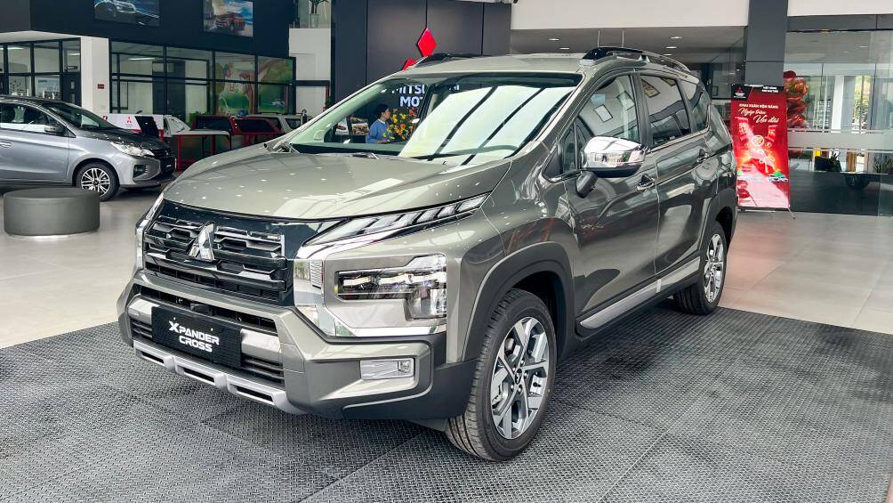 Ngày 27/2, Mitsubishi Xpander Cross 2023 chính thức được giới thiệu tại Việt Nam. Đây là biến thể mang phong cách SUV của dòng xe ăn khách Xpander