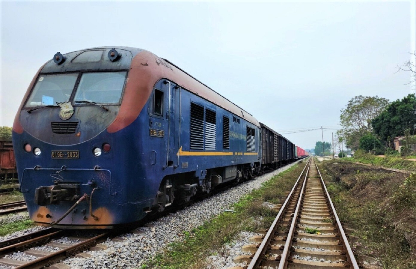 Chuyến tàu liên vận quốc tế đầu tiên khởi hành tại ga Kép đi ga Đồng Đăng để chờ làm thủ tục thông quan.