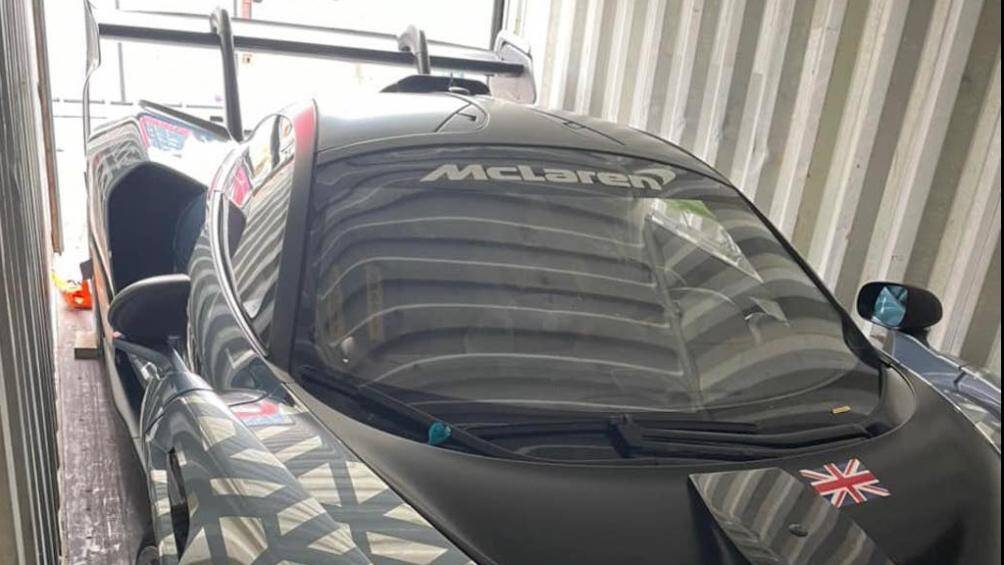 McLaren Senna GTR được trang bị động cơ V8 tăng áp kép 4.0L, cho công suất 814 mã lực và mô-men xoắn 800Nm