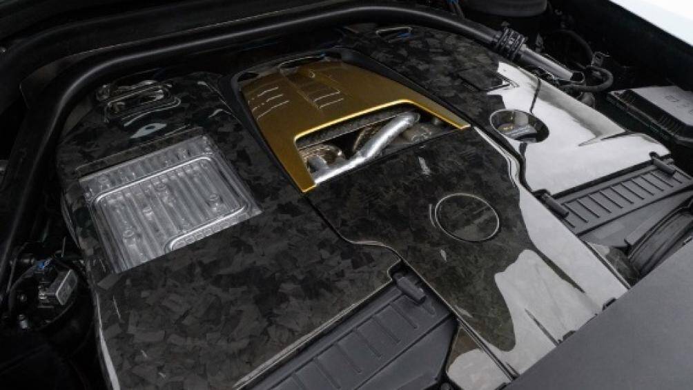 Về động cơ, hãng độ Mansory đã nâng cấp mức công suất mới của xe lên đến 900 mã lực và mô-men xoắn 1.200 Nm