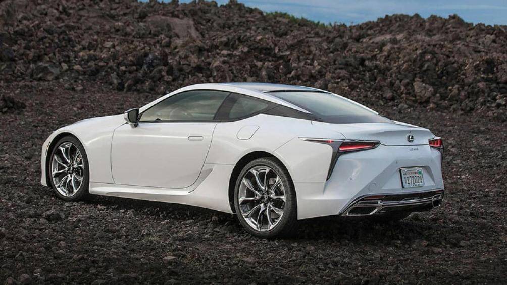 10. Lexus LC 500 2023 (giá khởi điểm: 95.600 USD)