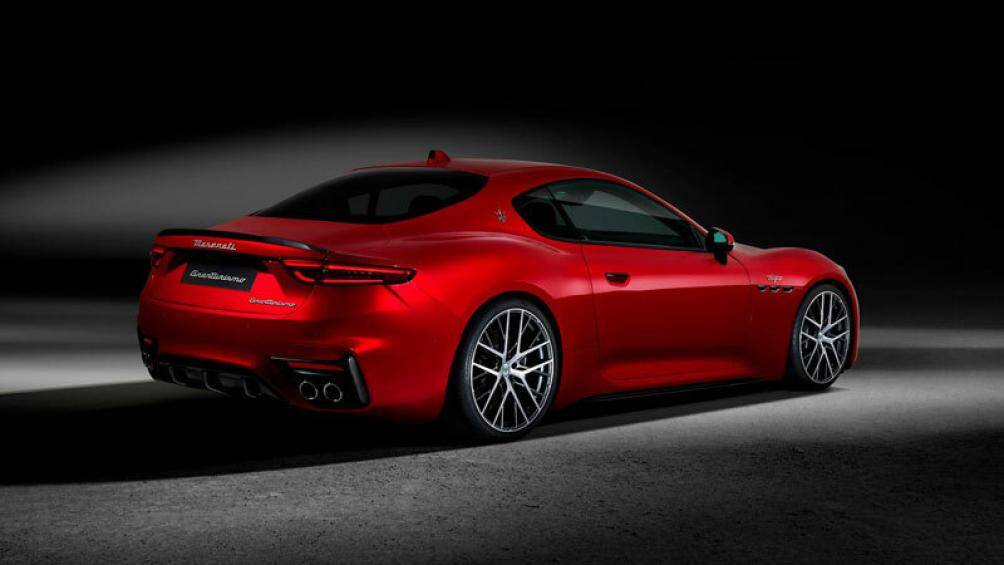 6. Maserati GranTurismo Trofeo 2024 (giá khởi điểm: 207.000 USD)