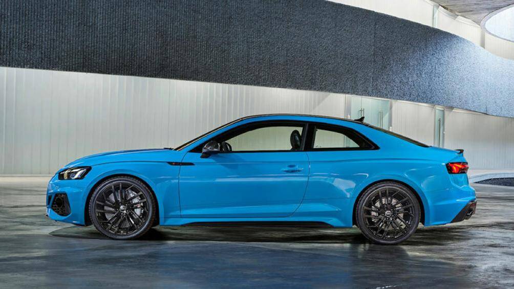 9. Audi RS5 Coupe 2023 (giá khởi điểm: 77.900 USD)