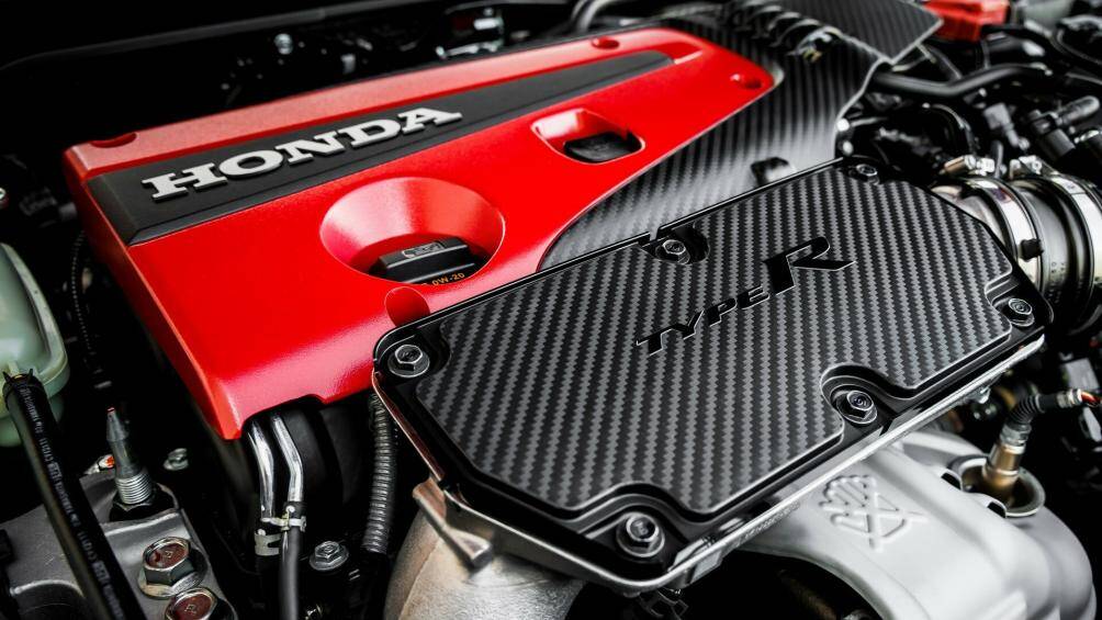 Civic Type R vẫn được trang bị động cơ K20C1 4 xy-lanh thẳng hàng tăng áp 2.0L cho công suất 320 mã lực và mô-men xoắn 420 Nm