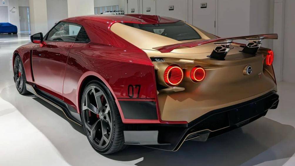 Đây là chiếc Nissan GT-R50 duy nhất trên thế giới sở hữu màu sơn lấy ý tưởng từ nhân vật Iron Man