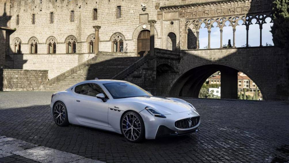 Hãng xe nước Ý sẽ cho ra mắt 3 dòng xe riêng biệt bao gồm: Modena, Trofeo và phiên bản chạy hoàn toàn bằng điện Folgore