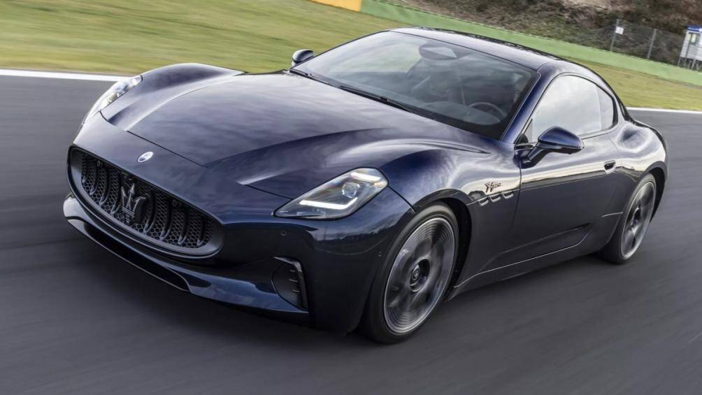 GranTurismo Modena có công suất 490 mã lực và mô-men xoắn 600 Nm, cho phép xe đạt vận tốc 100 km/h trong 3,9 giây và tốc độ tối đa 302 km/h