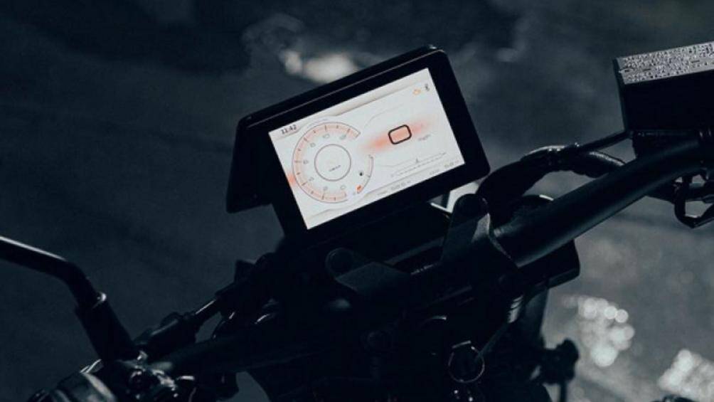 Lexmoto RSS 125 2023 được trang bị cụm đồng hồ TFT toàn phần có kèm cả chức năng kết nối với smartphone thông qua bluetooth hiện đại