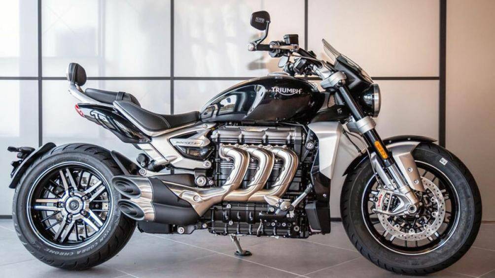 2. Triumph Rocket 3 (giá khởi điểm: 23.895 USD)