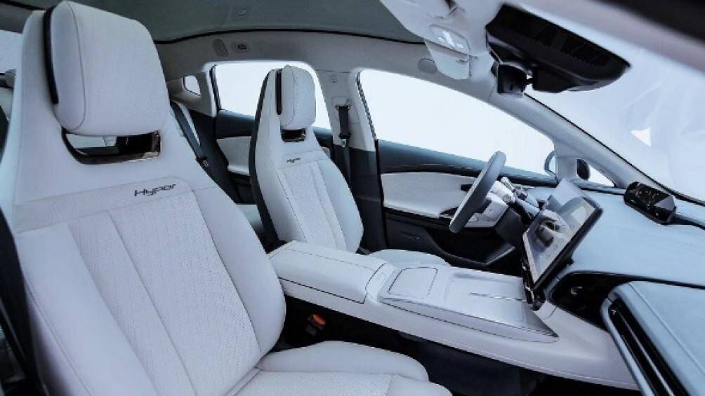 Cùng với đó, công nghệ viễn thám hồng ngoại vệ tinh Fengyun III cho phép xác định người và vật thể sống trong điều kiện thời tiết xấu