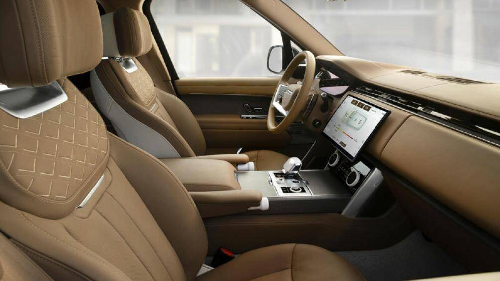 6. Range Rover SV