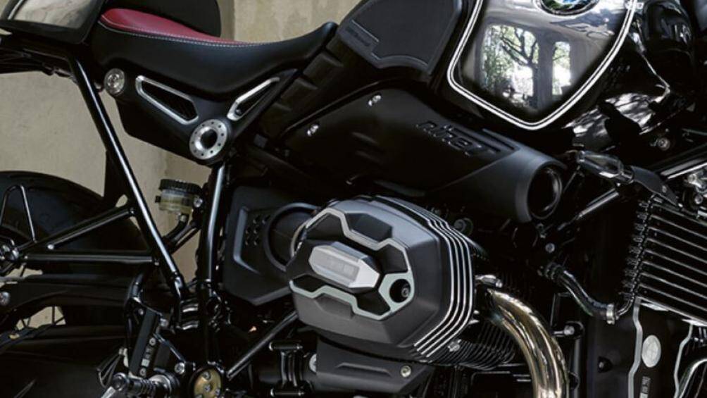 Về mặt động cơ, BMW R nineT phiên bản 100 năm vẫn sở hữu động cơ Boxer hai xi-lanh 1.170cc, sản sinh công suất tối đa 109 mã lực
