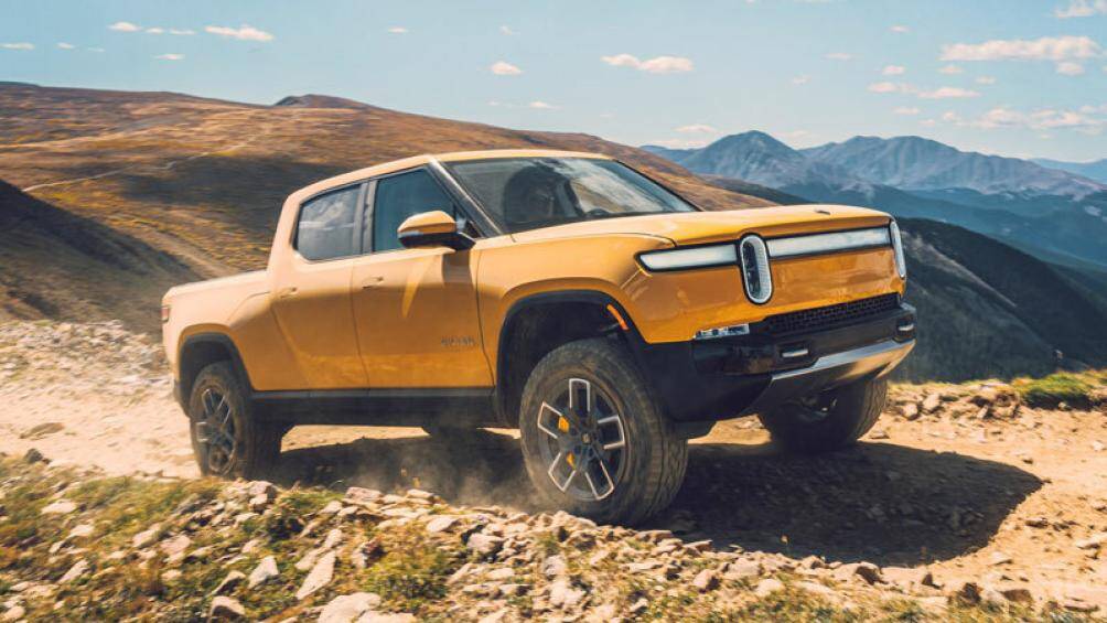 3. Rivian R1T (công suất tối đa: 835 mã lực)