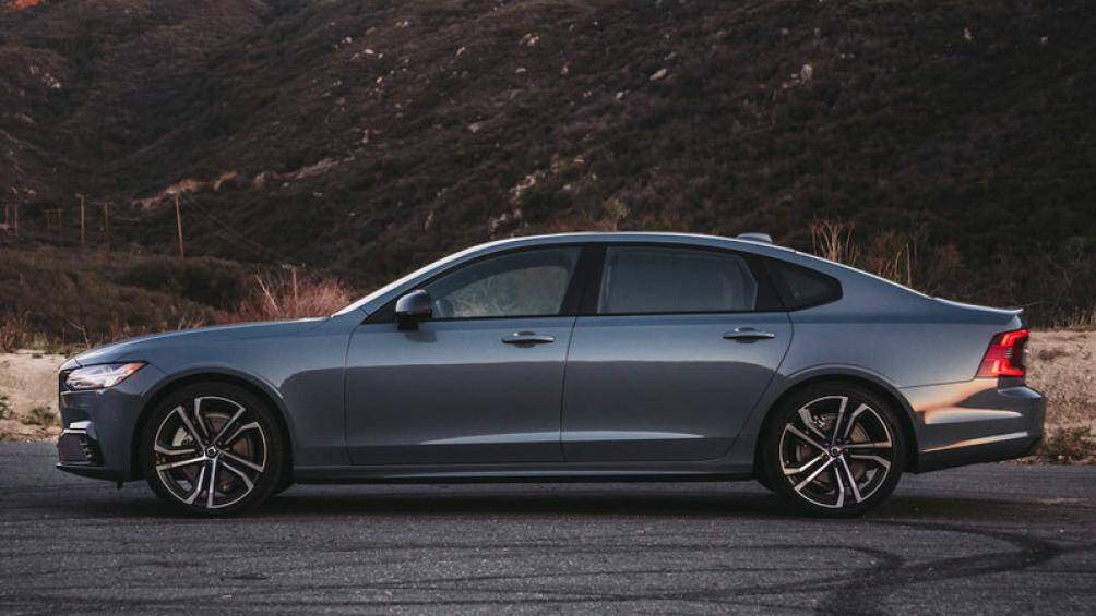 10. Volvo S90 (giá: 57.000-70.500 USD)