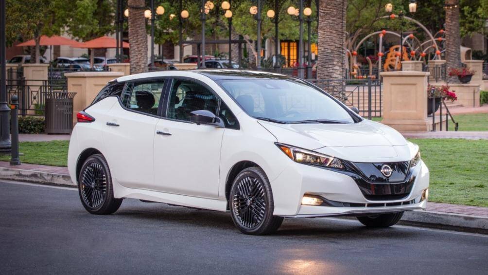 10. Nissan LEAF: Xe EV tốt nhất