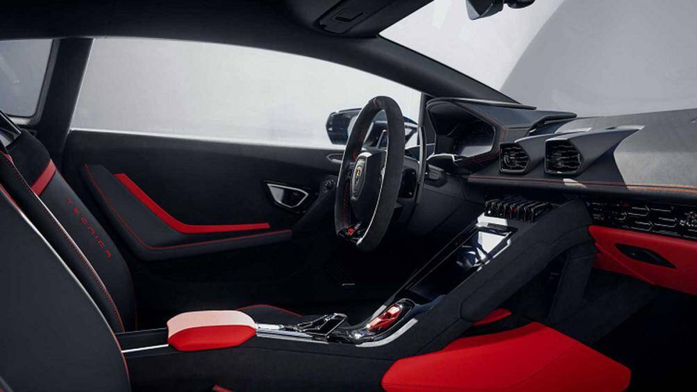 Khối động cơ V10 5,2 lít hút khí tự nhiên của Lamborghini vẫn được giữ nguyên và có khả năng tạo ra công suất 630 mã lực