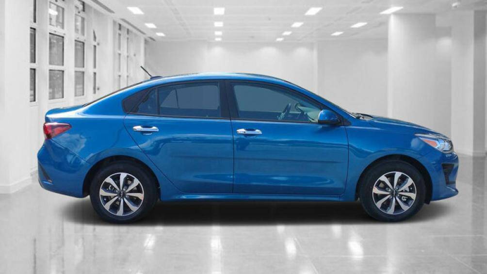 3. Kia Rio Sedan 2023 (giá khởi điểm: 16.450 USD)