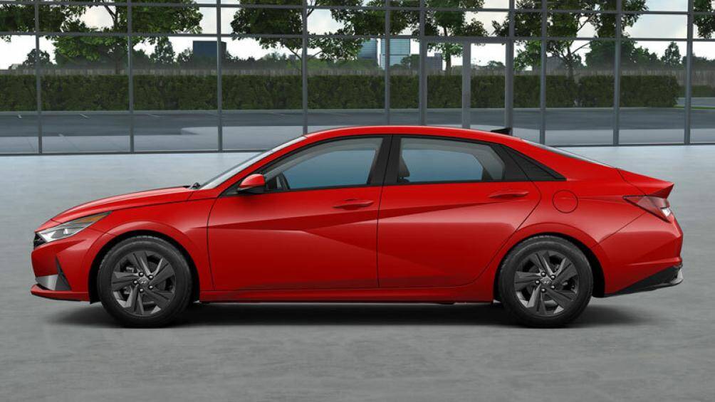9. Hyundai Elantra 2023 (giá khởi điểm: 20.500 USD)
