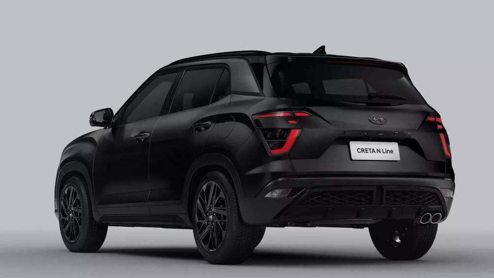 Phần đèn hậu vẫn dùng đồ họa quen thuộc của mẫu Creta, tuy nhiên lớp kính phía ngoài được phủ thêm màu đen mờ