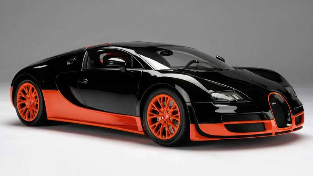 8. Bugatti Veyron Super Sport (vận tốc tối đa: 431 km/h)
