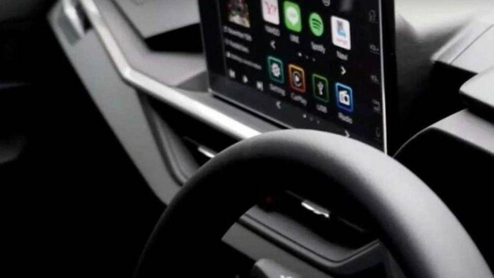 Các tính năng an toàn trên xe bao gồm hệ thống 6 túi khí, chống bó cứng phanh, kiểm soát ổn định, công nghệ bảo vệ người đi bộ