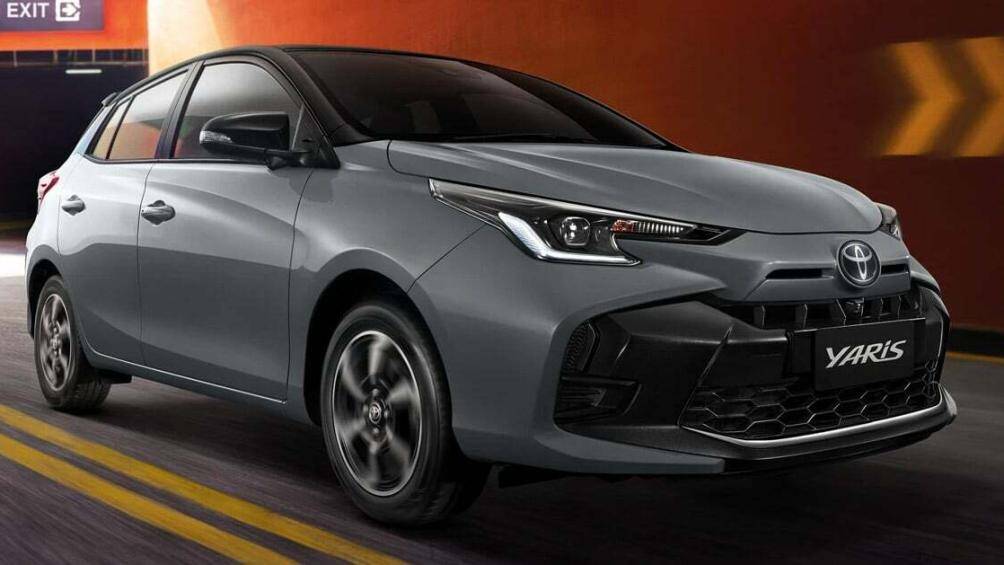 Cản trước được làm hầm hố hơn với các góc và đường nét sắc cạnh, bên dưới có tấm chắn gầm khá rộng, các hốc gió cũng được thiết kế lớn hơn