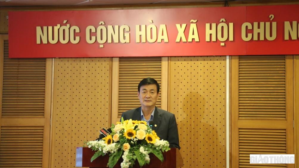 Về phía Cục Đăng kiểm VN, ông Nguyễn Chiến Thắng, Cục trưởng Cục Đăng kiểm VN bày tỏ sự trân trọng cảm ơn đối với Bộ Quốc phòng, Tổng cục kỹ thuật, Cục Xe – Máy đã hỗ trợ Cục Đăng kiểm VN, Bộ GTVT trong thời điểm hết sức khó khăn hiện nay
