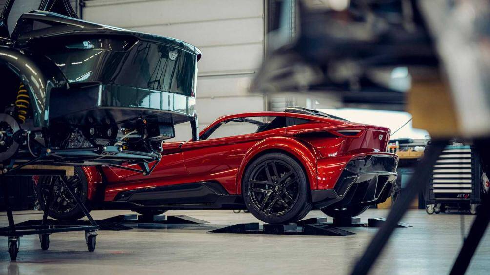 Mẫu xe này có khả năng tăng tốc từ 0 - 100 km/h trong vòng 2,5 giây. Tốc độ tối đa của xe có thể đạt được lên tới 290 km/h