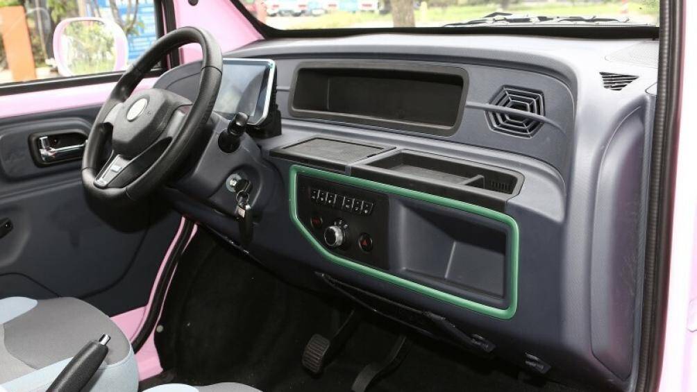 Thời gian sạc chậm đối với các mẫu có công suất sạc thấp hơn là 8 giờ