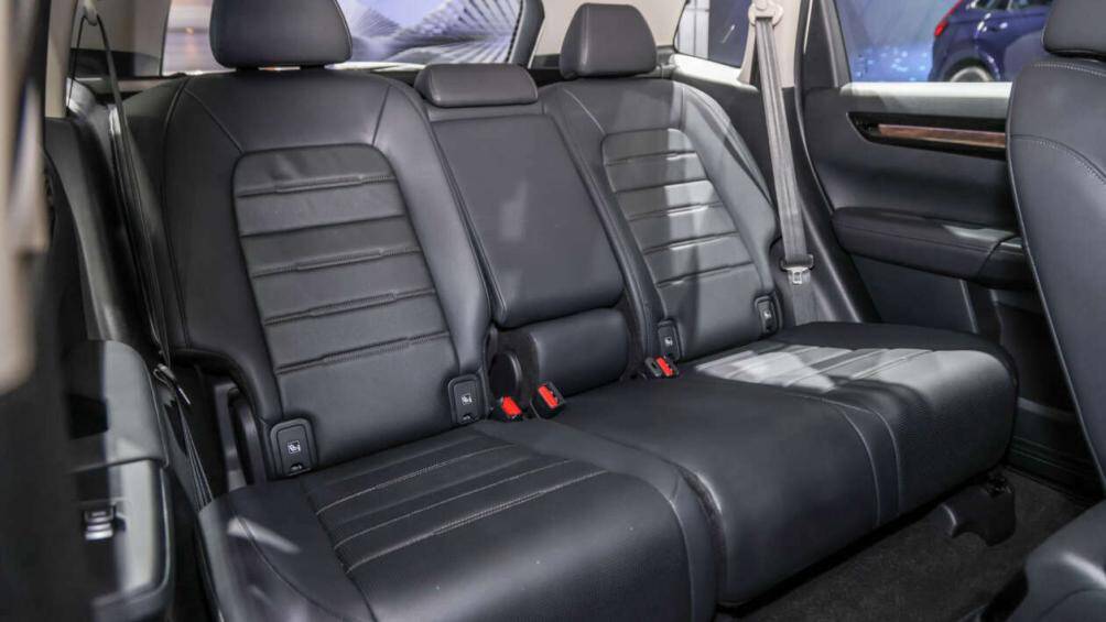 Trong đó, duy nhất phiên bản 1.5 EL 4WD có cấu hình 7 chỗ với 3 hàng ghế. 4 bản còn lại đều là xe 5 chỗ