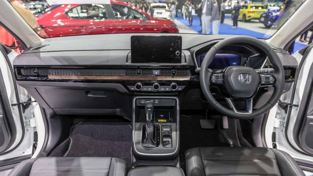 Thiết kế nội thất Honda CR-V 2023 thay đổi mạnh so với đời trước, đồng thời mang nhiều điểm tương đồng với mẫu Civic thế hệ mới