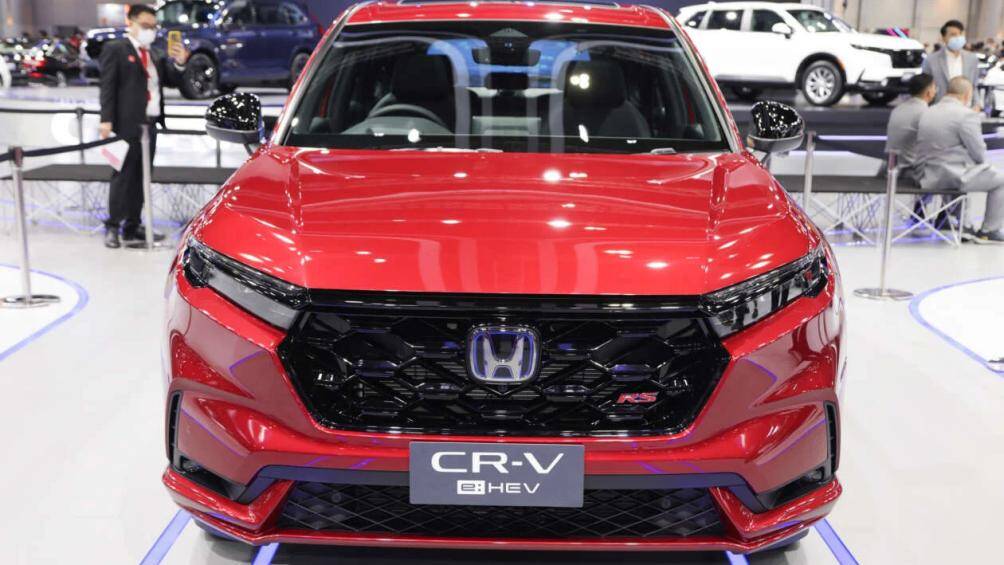 So với đời cũ, CR-V 2023 dài hơn 84 mm, rộng hơn 10 mm và cao hơn 3 mm