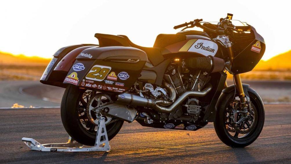 Họng hút mới với đường kính 78mm, lọc gió hình nón K&N, nắp quy-lát và cò mổ điều chỉnh được nâng cấp