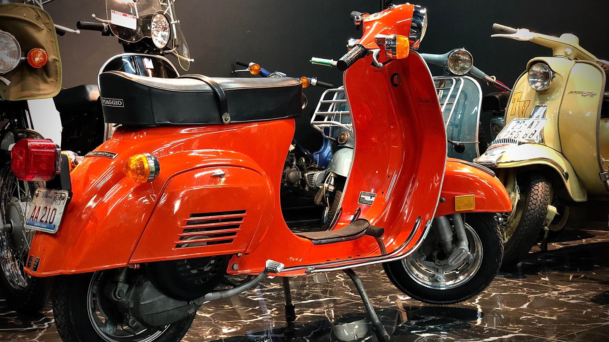 Vespa Primavera 1974 được trang bị động cơ xy-lanh đơn 2 thì làm mát bằng không khí dung tích 121,1 cc, công suất 5,6 mã lực tại 5.500 vòng/phút