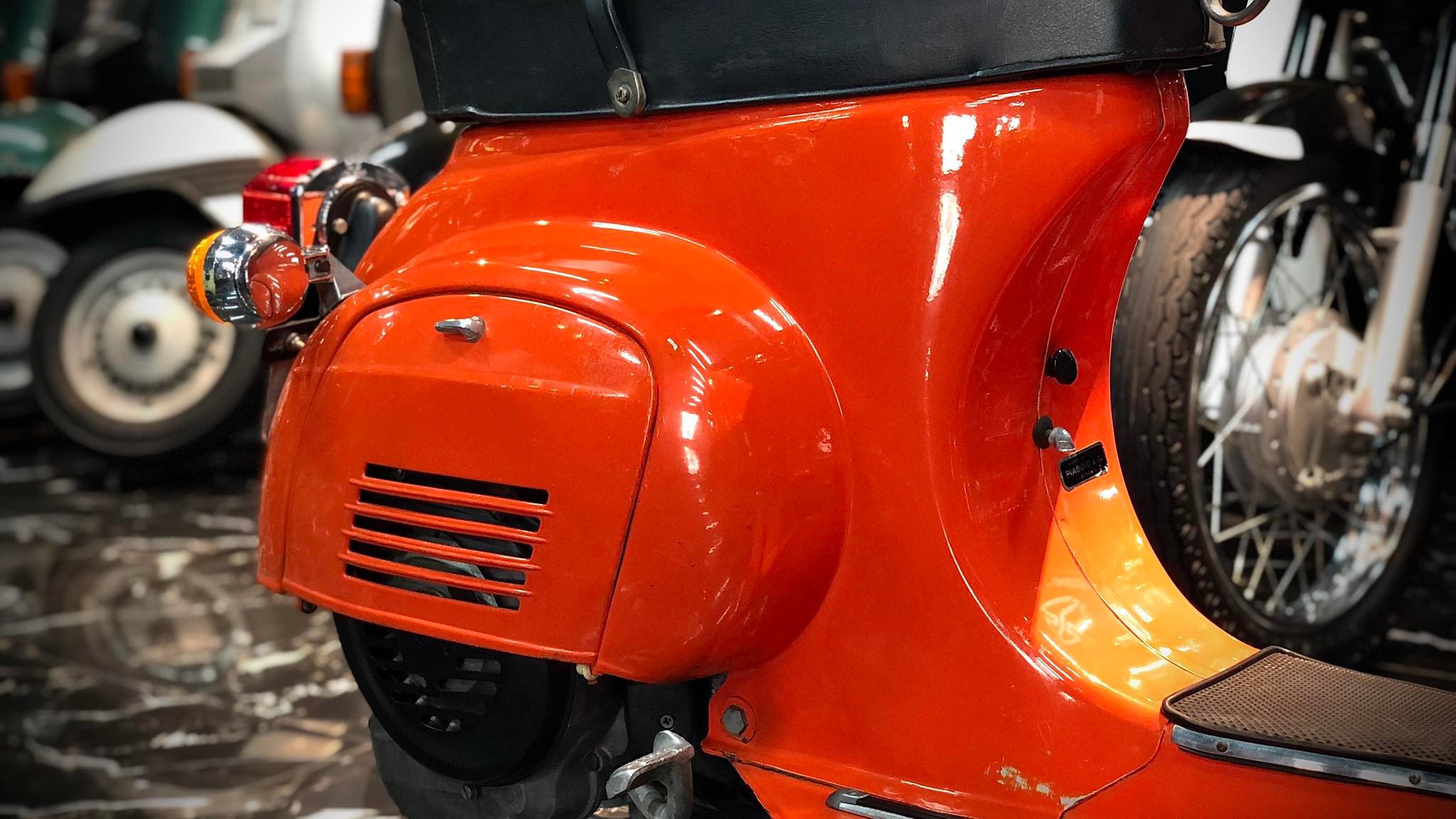 Giai đoạn thập niên 1960, 1970, Vespa Primavera được giới trẻ châu Âu và Mỹ ưa chuộng, sau đó trở thành một trong những mẫu Vespa bền bỉ và được yêu thích nhất trong lịch sử