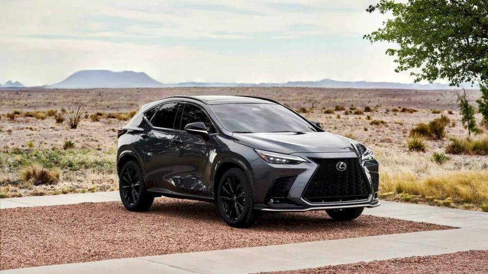Lexus NX 350 được trang bị động cơ tăng áp 4 xy-lanh 2.4L, công suất 275 mã lực và mô-men xoắn cực đại 430 Nm