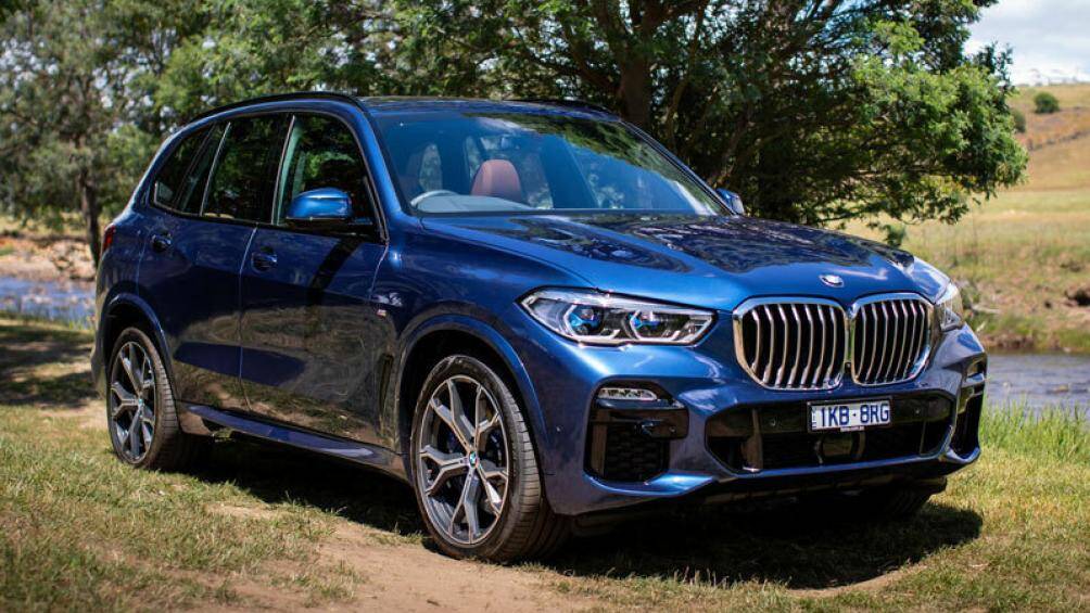 2. BMW X5 2023 (giá khởi điểm: 61.600 USD)