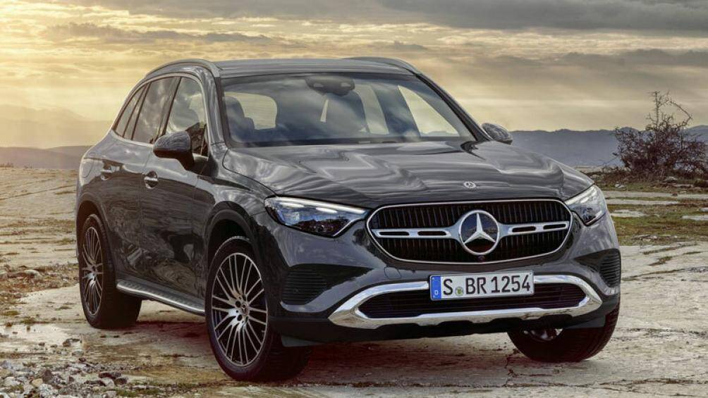 5. Mercedes-Benz GLC 2023 (giá khởi điểm: 53.900 USD)