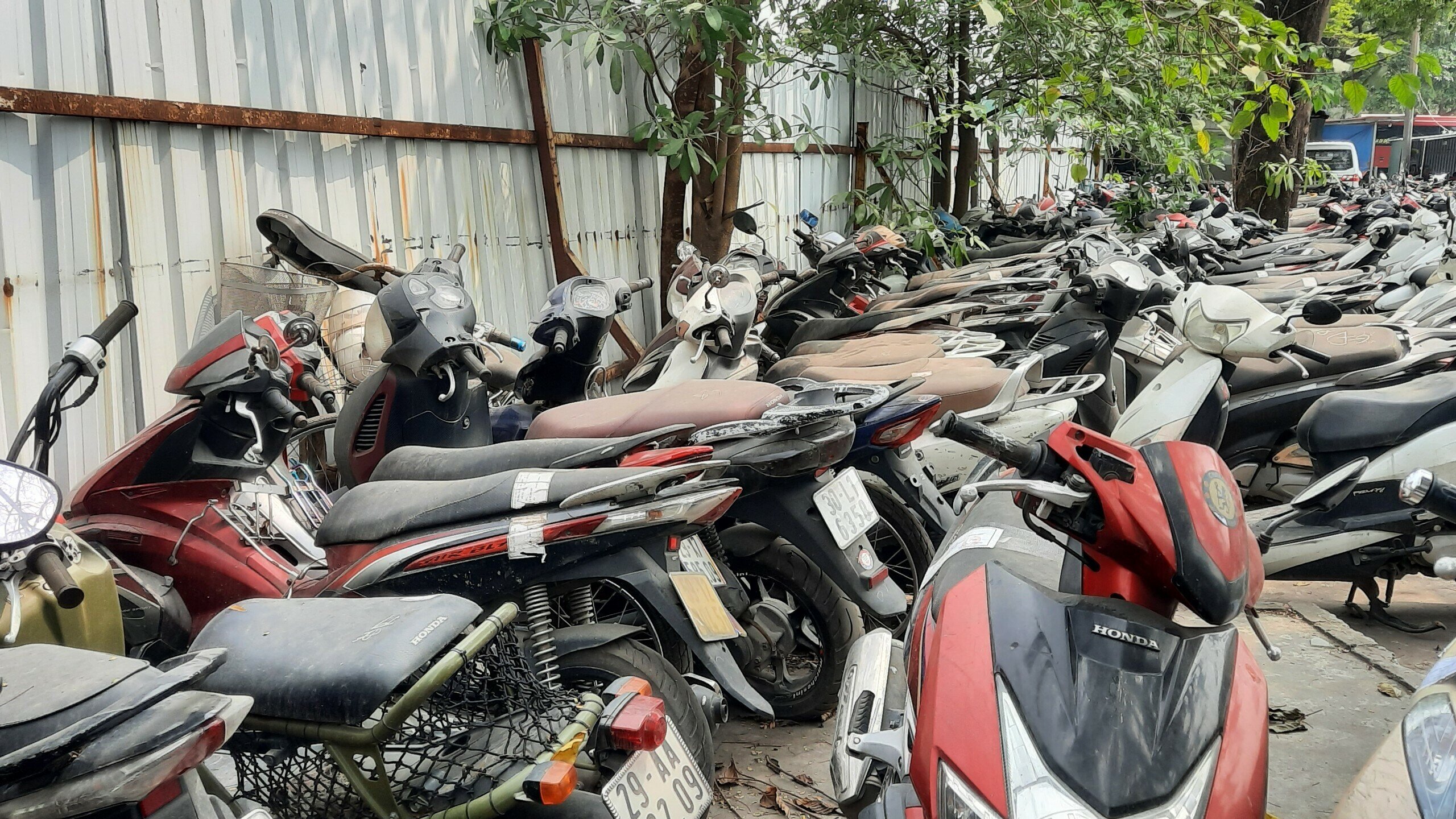 Ông Nguyễn Đức Lộc, Phó Giám đốc Xí nghiệp 5 cho biết, từ đầu năm 2023, khi lực lượng CSGT tăng cường xử lý vi phạm nồng độ cồn thì lượng xe vi phạm đổ về bãi tăng "chóng mặt".