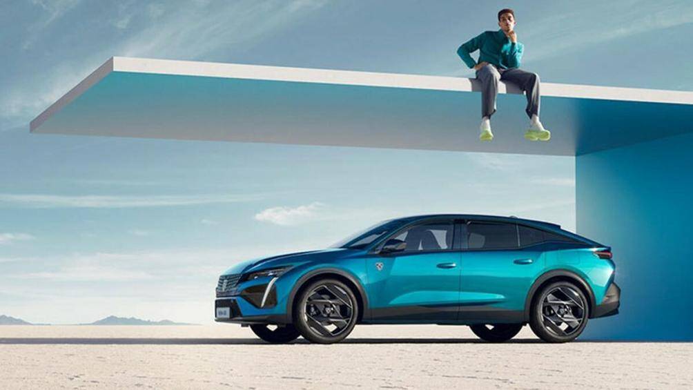 Bên cạnh đó, xe còn được trang bị bộ mâm 19 inch đi kèm lốp có kích thước 205/55