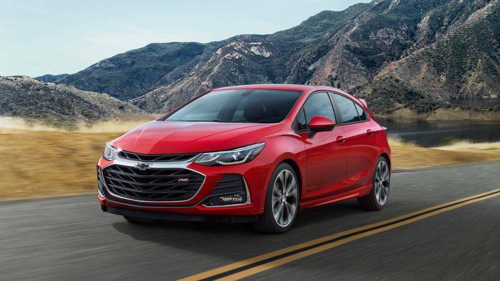 10. Chevrolet Cruze: Dù đã dừng bán tại Mỹ, độ phổ biến của Cruze khiến mẫu sedan này lọt vào tầm ngắm của nhiều đạo chích. Tuy nhiên, do dính trực tiếp vào cụm ống xả, bầu xúc tác khí thải trên Cruze khó lấy trộm hơn các xe còn lại trong danh sách do Motortrend thống kê