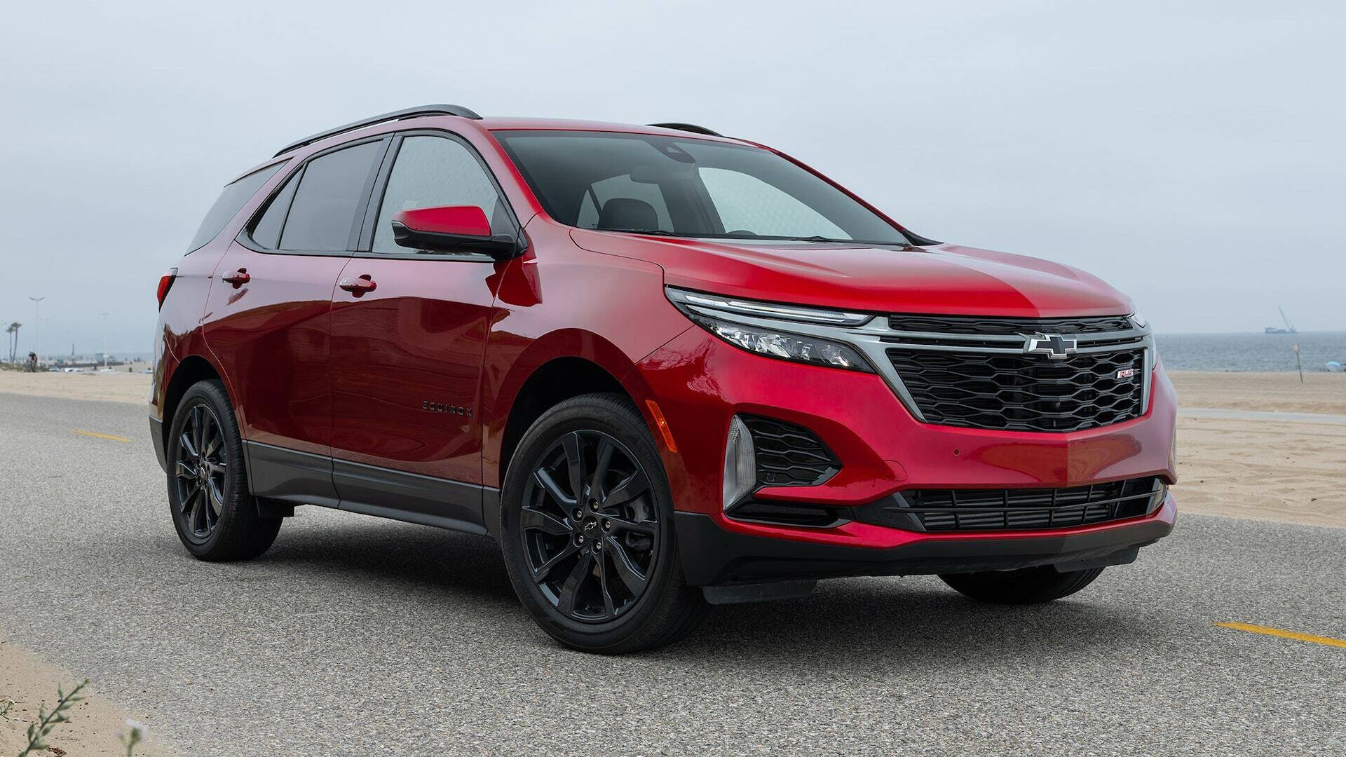 7. Chevrolet Equinox: Ngoài bán tải, SUV cũng là loại xe thường bị trộm bầu xúc tác khí thải do khoảng sáng gầm lớn. Equinox là mẫu SUV đầu tiên trong danh sách. Tuỳ từng đời mà giá bầu xúc tác của Equinox có thể lên tới 800 USD (gần 19 triệu đồng)