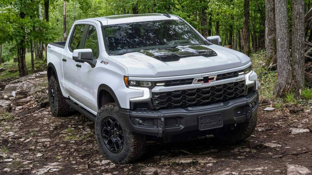 8. Chevrolet Silverado: Mẫu bán tải của Chevrolet bị nhiều kẻ trộm bầu xúc tác khí thải đưa vào tầm ngắm vì lý do tương tự mẫu Tacoma: khoảng sáng gầm lớn và độ phổ biến cao